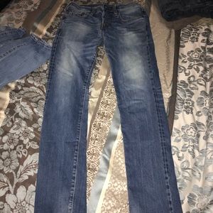 True religion men’s jeans !